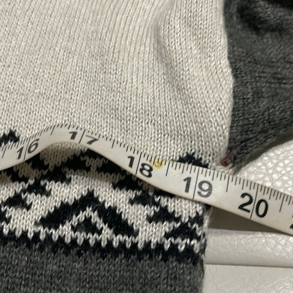 Mossimo Christmas reindeer snowflake holiday sweater size XS gray red and cream - Picture 6 of 7